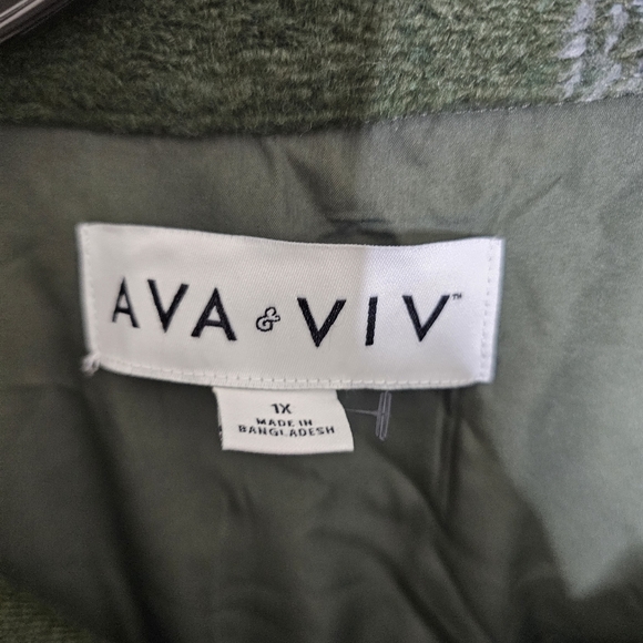 Ava & Viv Women's Front Button-Down Shacket Green Plaid - Picture 7 of 7